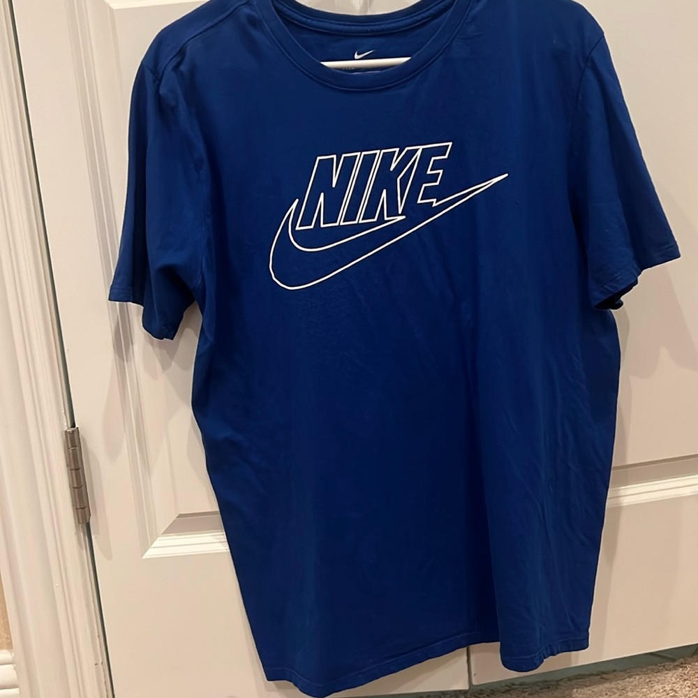 NWOT Nike Tee-Athletic Cut